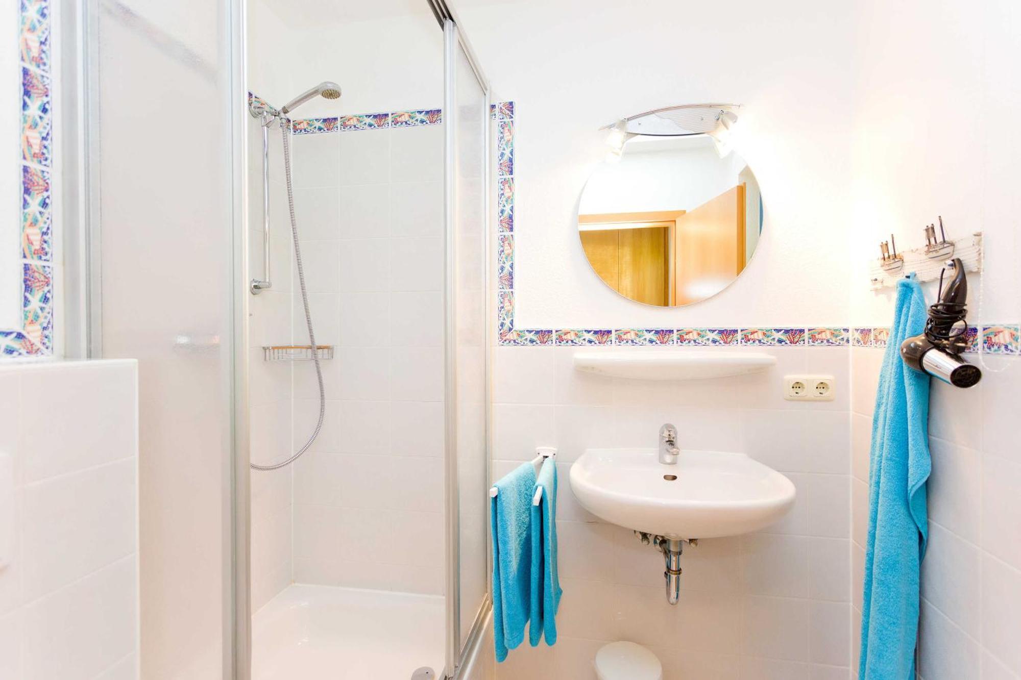 Reetdachhaus Eibe 2, Kaminofen, Sauna, 8 Personen, W-Lan Puddemin 외부 사진
